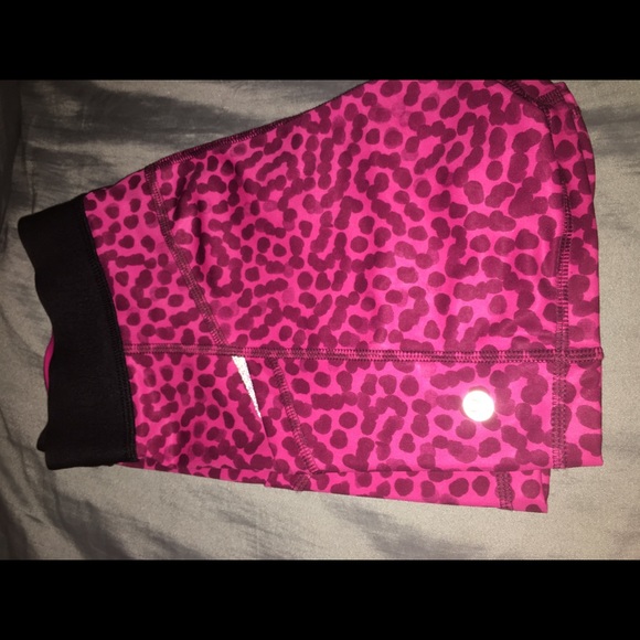 Lululemon spandex shorts - Picture 3 of 4